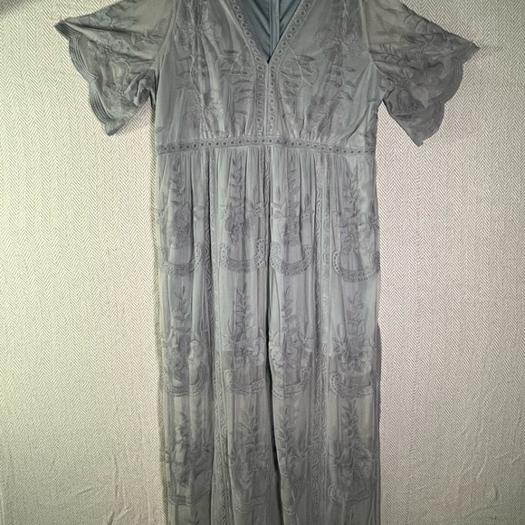 Chic Lace Maxi Dress in Soft Blue - Picture 2 of 7